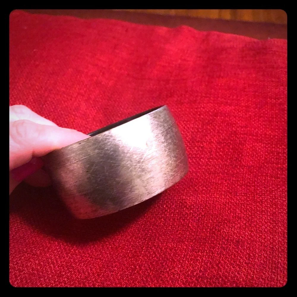 Premier Design “posh” Bracelet! Silver color.